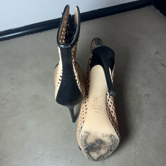 Sold

Giuseppe Zanotti Heels - Picture 7 of 8